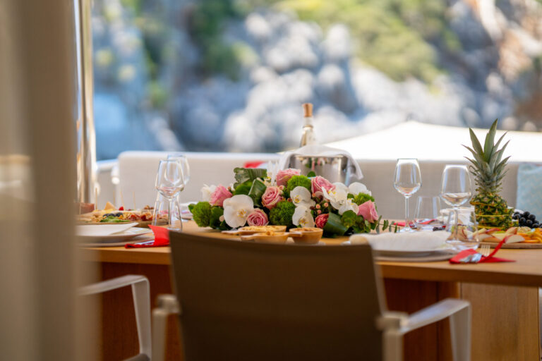 Deck Dining Details