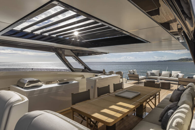 Flybridge Dining