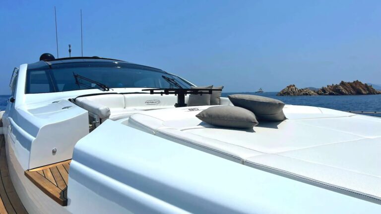 Foredeck Detail