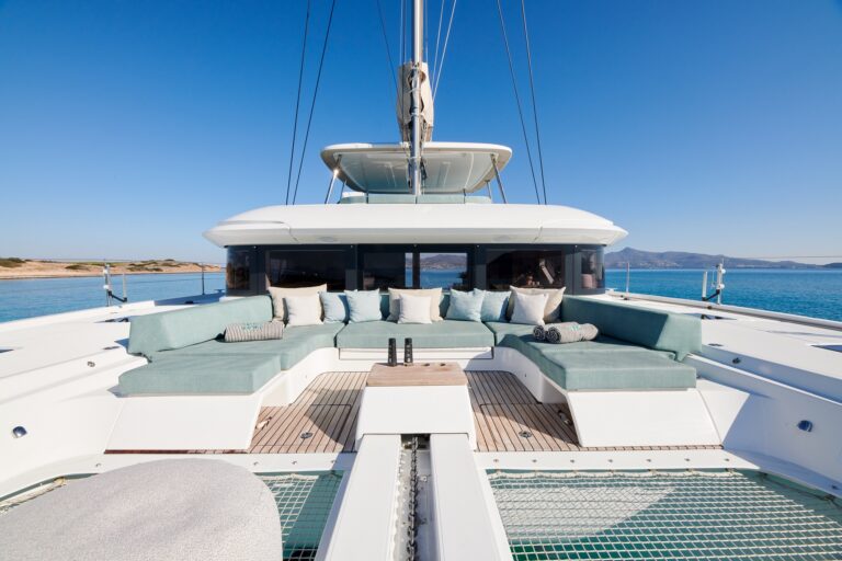 Foredeck Dining And Seating