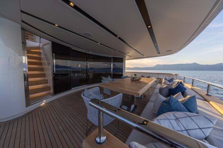 Main Deck Aft Dining Setting