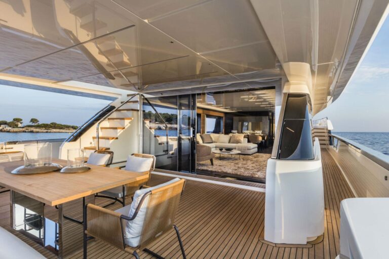 Main Deck Aft View Into Main Salon