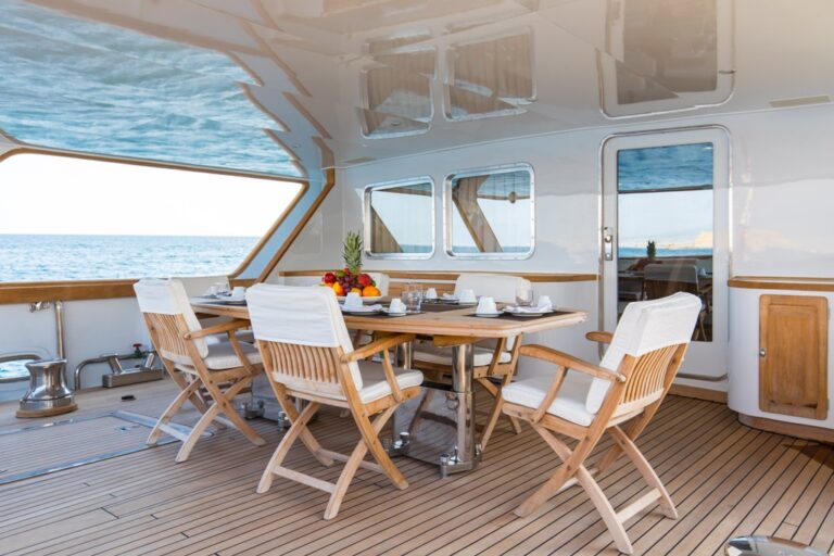 Main Deck Dining