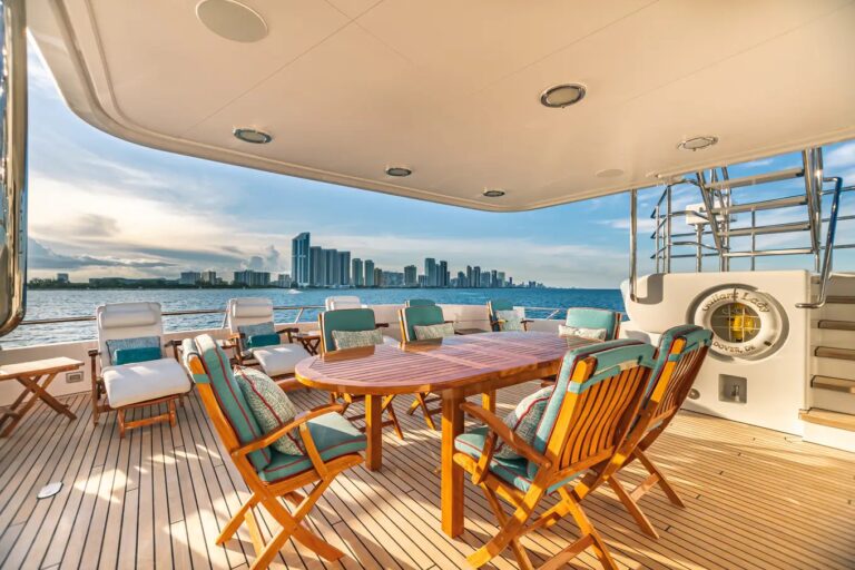 Outdoor Dining On Bridge Deck