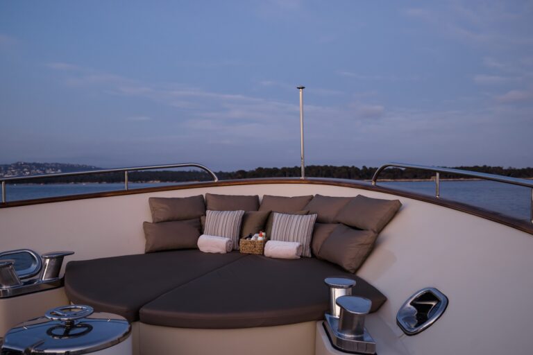 Seating At Bow