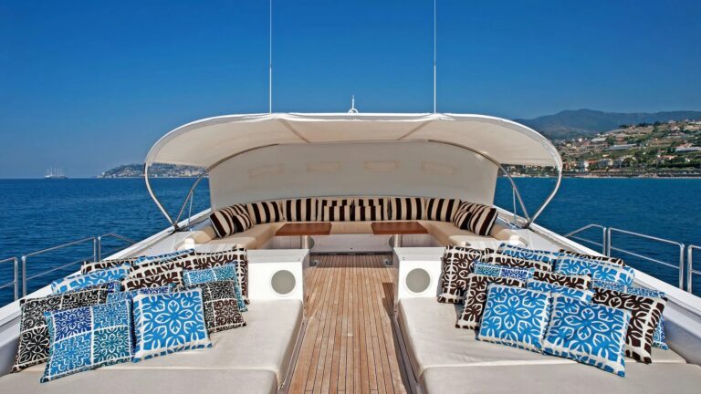 Seating At Bow
