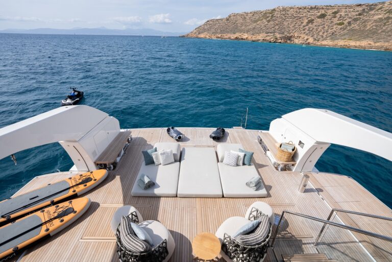 Seating At Stern