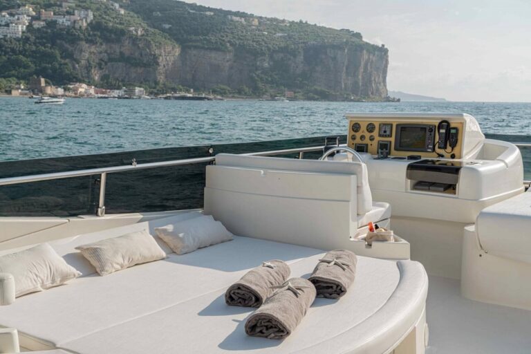 Sun Bed And Deck Helm