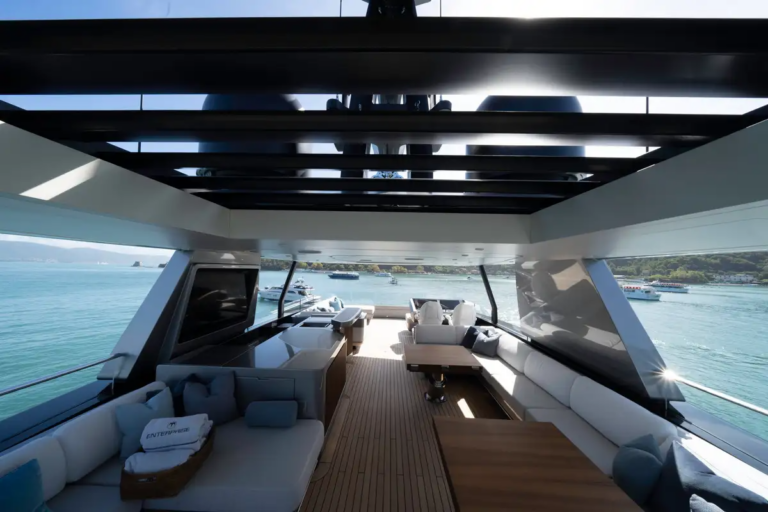 Sun Deck Lounge