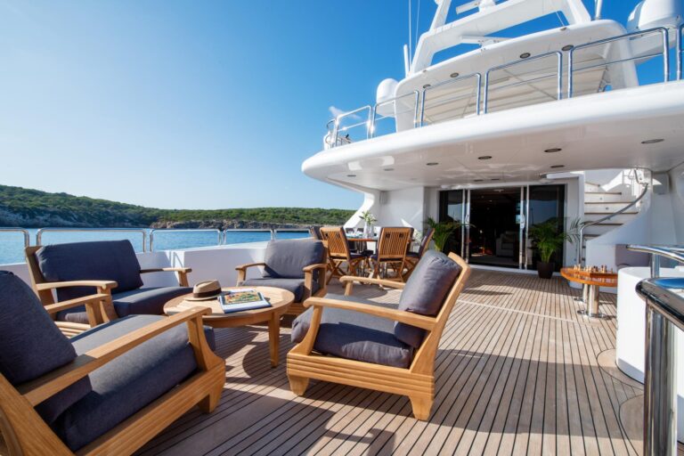 Bridge Deck Aft Seating