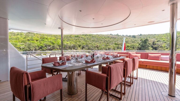 Bridge Deck Dining