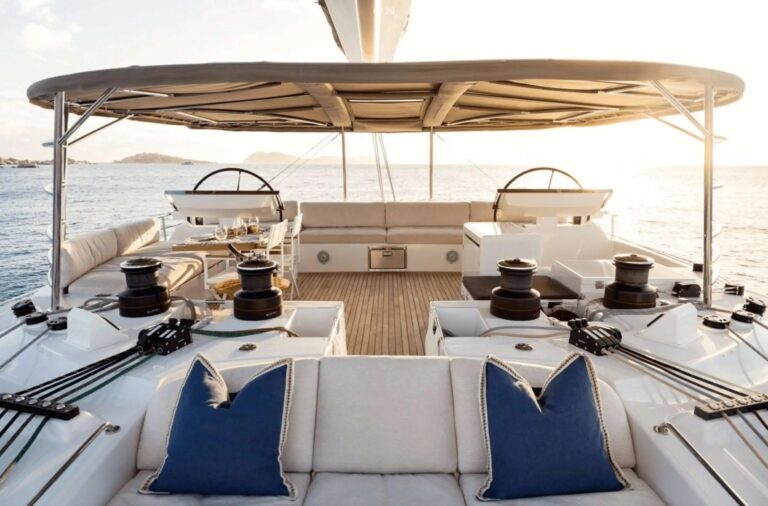 Flybridge Sun Deck View Aft