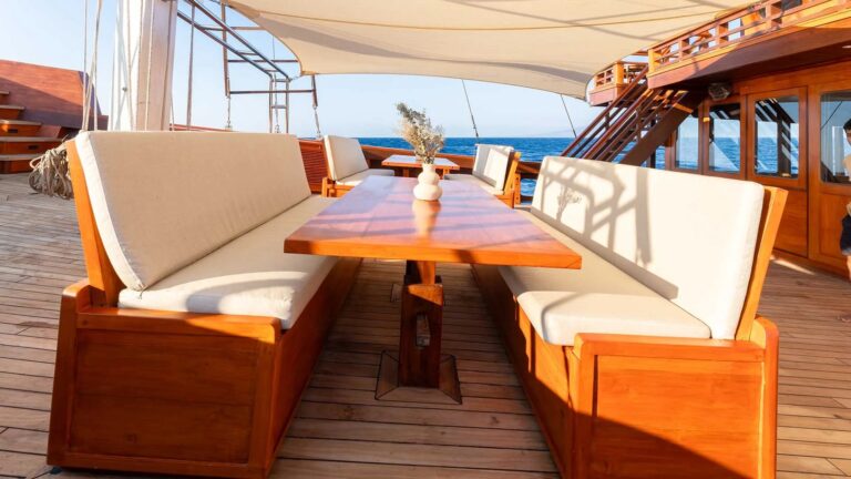 Foredeck Seating