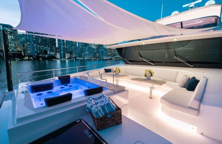 Foredeck With Jacuzzi - Night