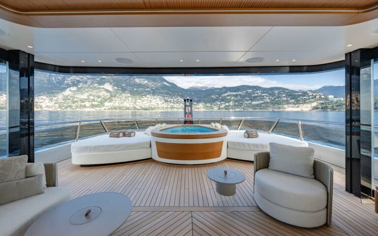 Owner's Terrace With Jacuzzi