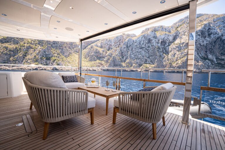 Seating On Main Deck