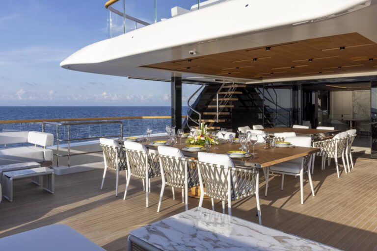 Upper Deck Dining