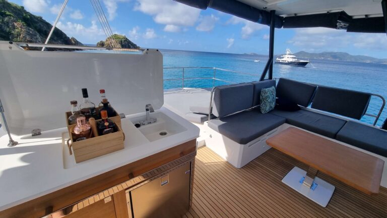 Sailing Catamaran MY TY Fly Bridge