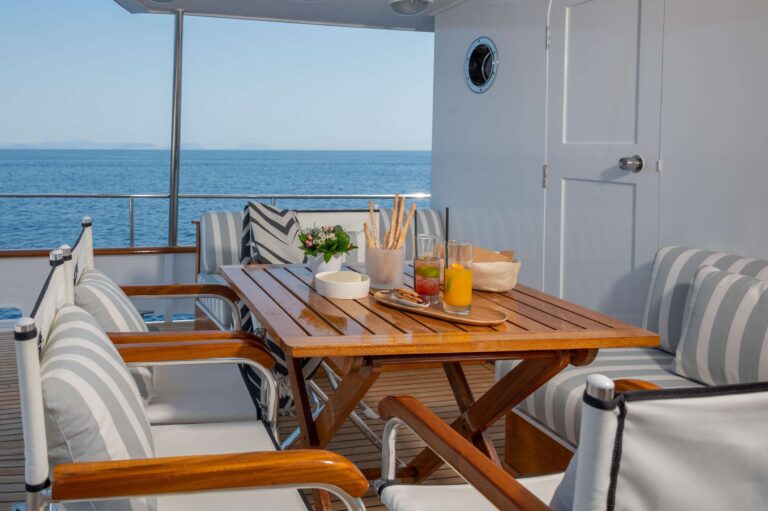 Main Deck Dining