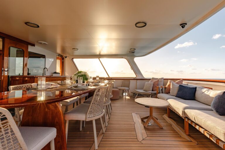 Main Deck Dining And Seating