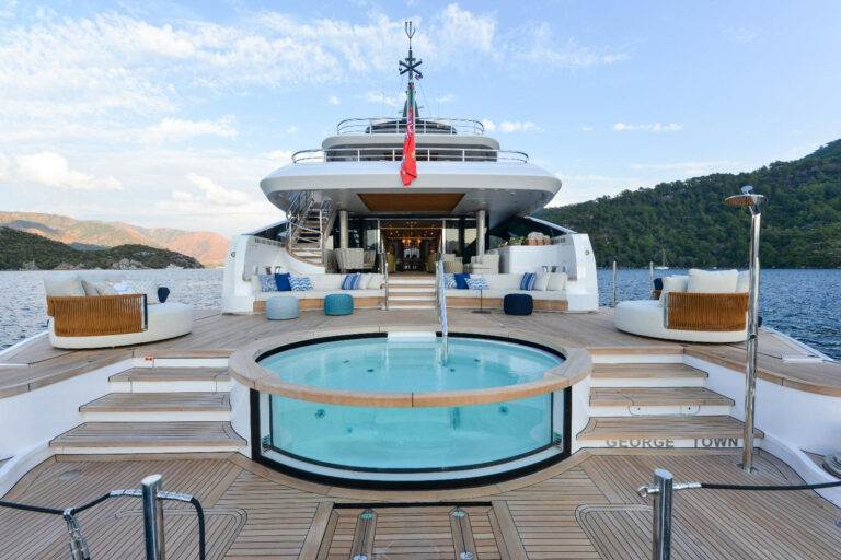 Oasis Deck With Swimming Pool