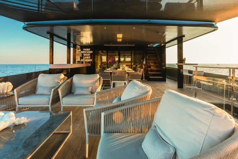 Sundeck Seating Aft