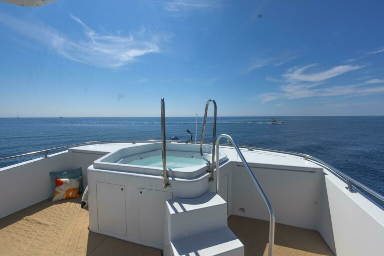 Top Deck Jacuzzi