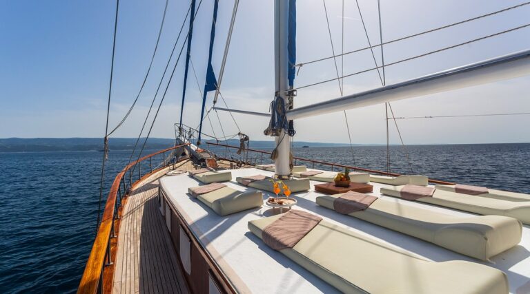 ANDI STAR Sun Deck