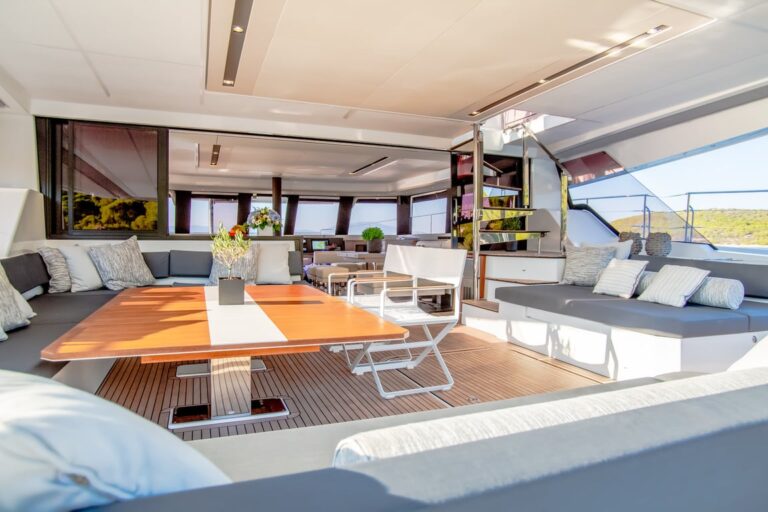 Cockpit Flexible Table