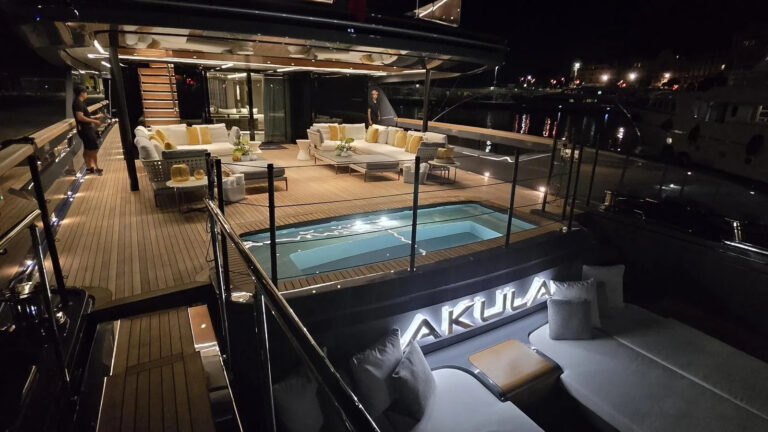 Main Deck Aft Pool