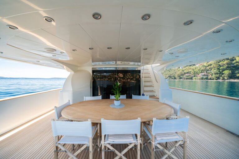 Main Deck Dining