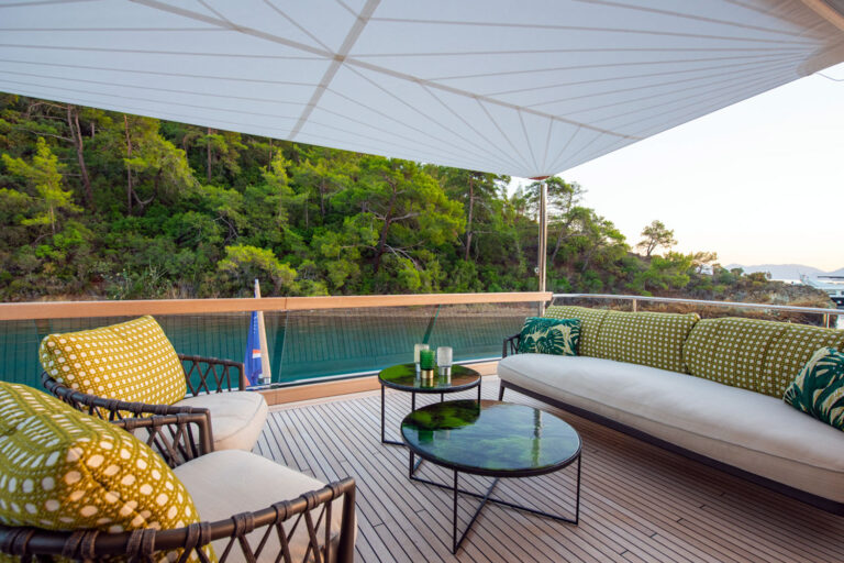 Upper Deck Aft Lounge