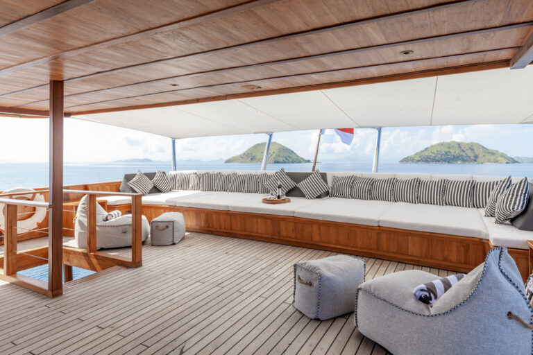 Upper Deck Terrace Aft