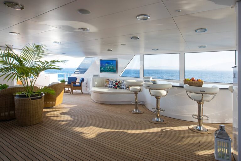 Interior Zone Of The Sun Deck