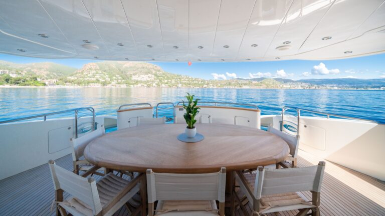 Main Deck Dining