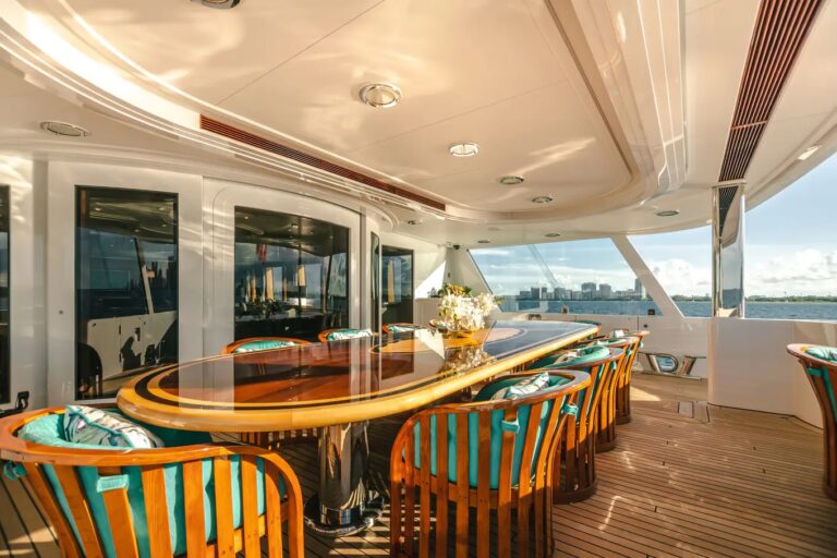 Main Deck Outdoor Dining