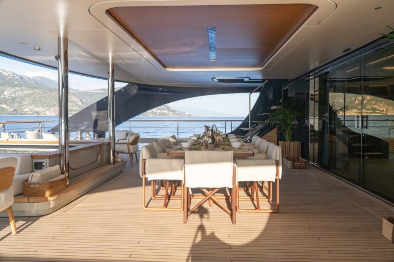 Bridge Deck Dining
