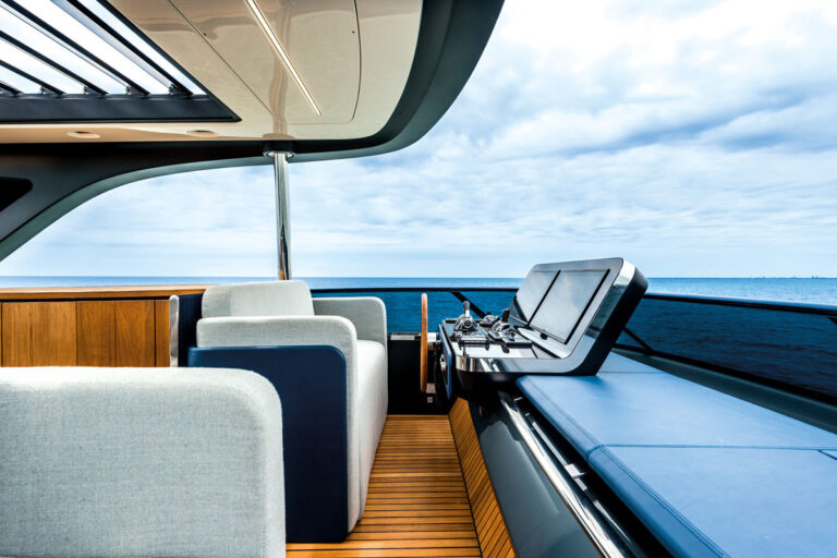 Deck Helm Station