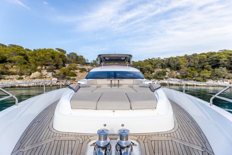 Foredeck Seating And Sun Pads