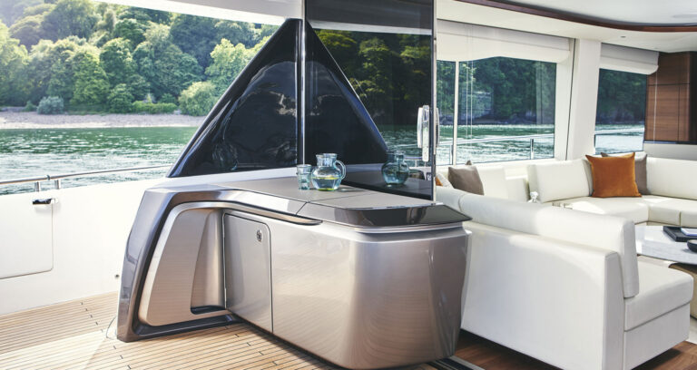 Main Deck Aft Bar (sistership)