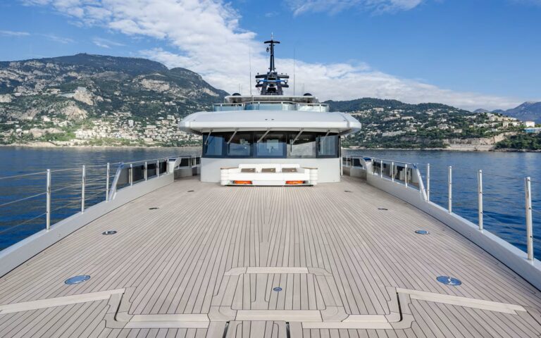 Versatile Foredeck
