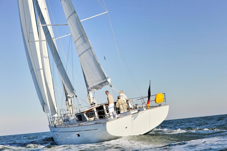 Search Product On Yacht HELENE