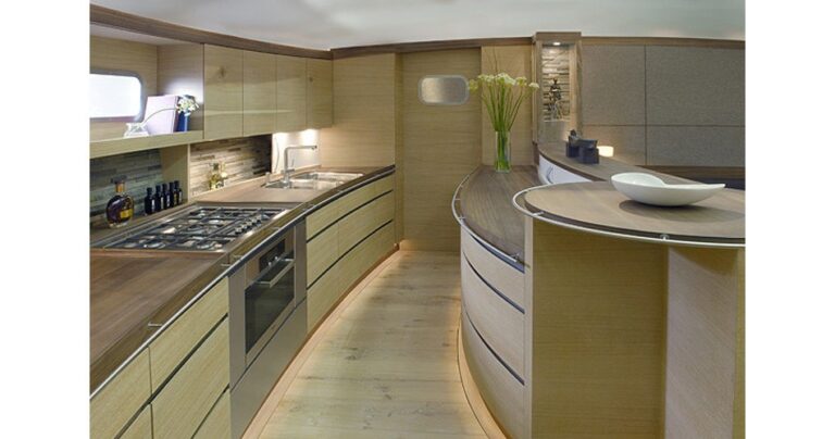 The 20m Yacht HELENE