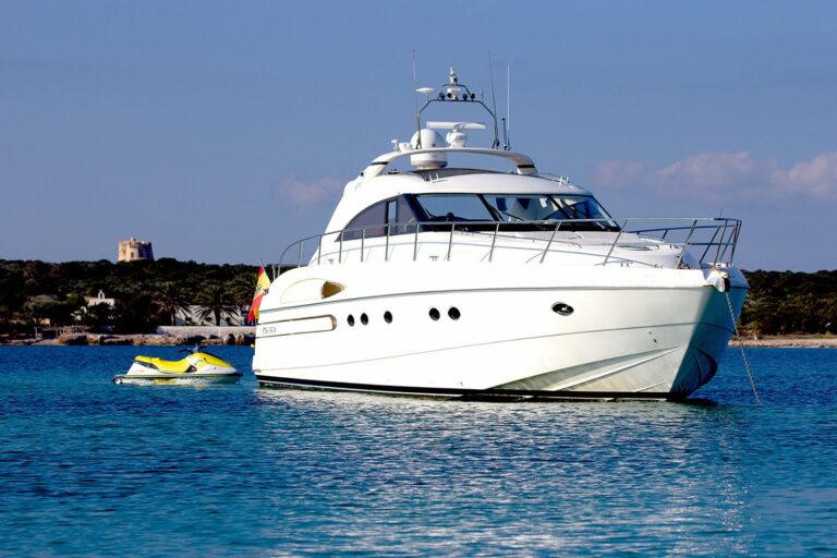 The 20m Yacht MANZANA