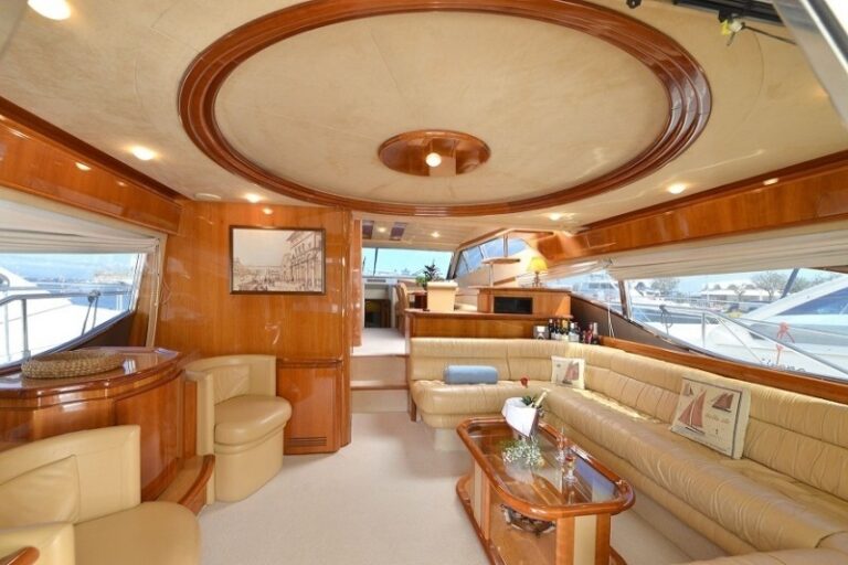 The 20m Yacht MARY