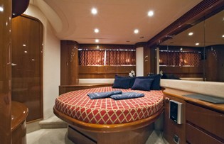 The 20m Yacht PURA VIDA