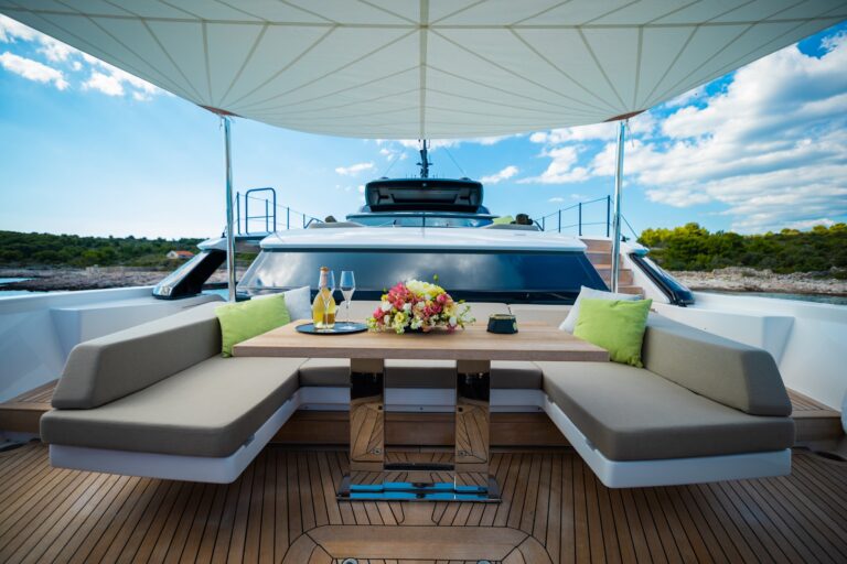 Foredeck Seating