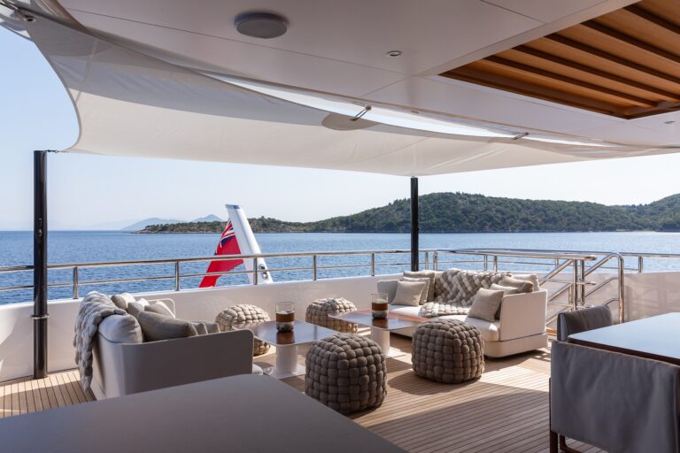 Upper Deck Lounge