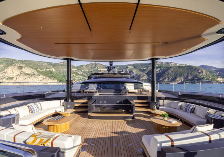 Foredeck Seating