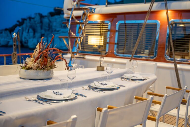 Deck Dining Details